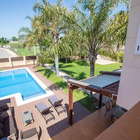 Casa Junto Al Mar Con Jardin *