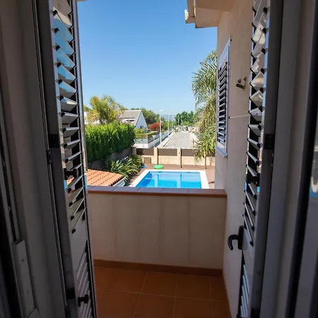 Villa Casa Junto Al Mar Con Jardin