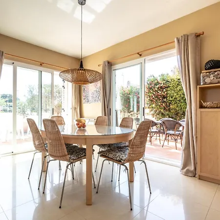 Casa Junto Al Mar Con Jardin *